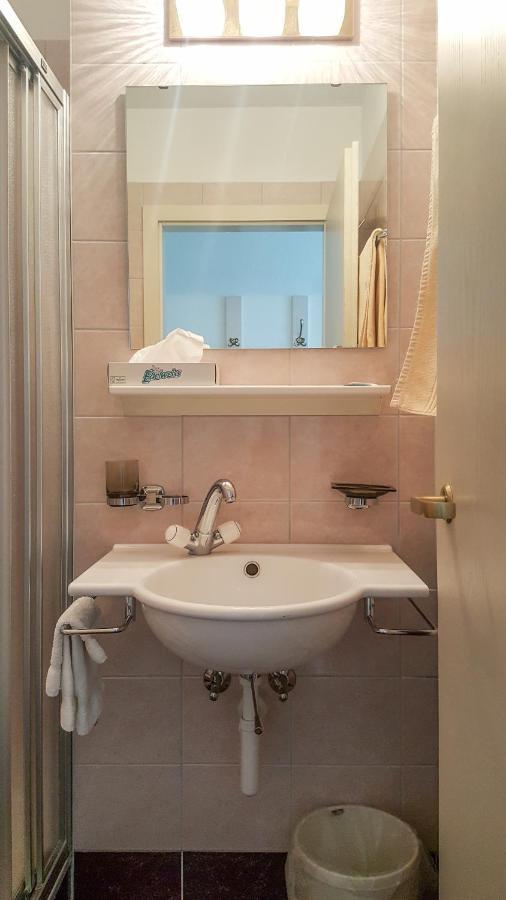 Hotel Les Berges Chippis Экстерьер фото