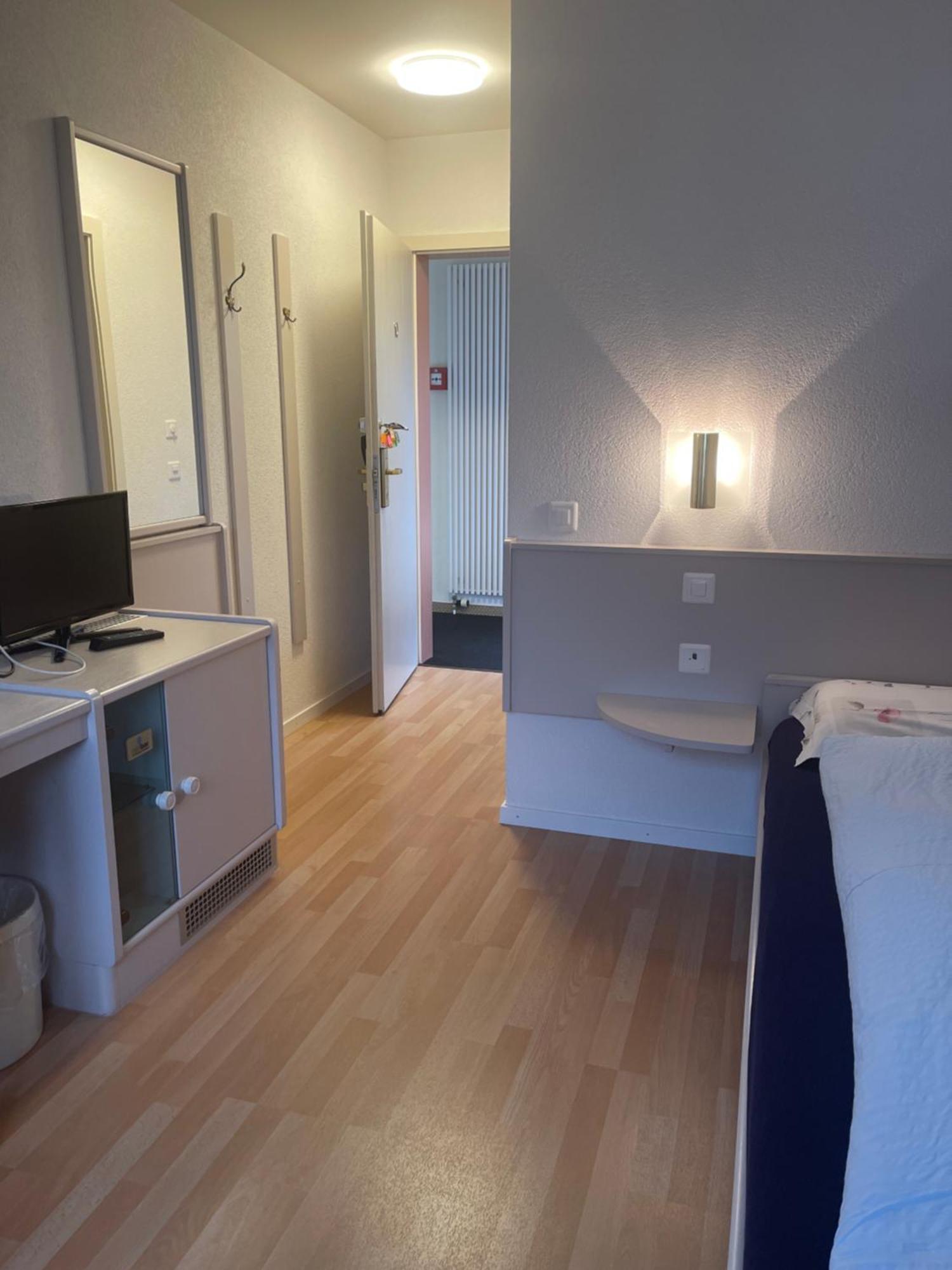 Hotel Les Berges Chippis Экстерьер фото